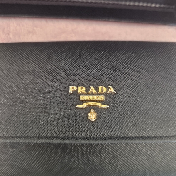 Prada | Saffiano Metal Leather Logo Compact Wallet - Picture 2 of 10